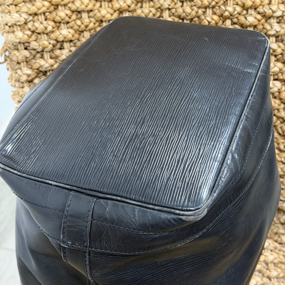 Louis Vuitton‎ Epi Noé Bucket Bag in Noir Black GM - Picture 7 of 14